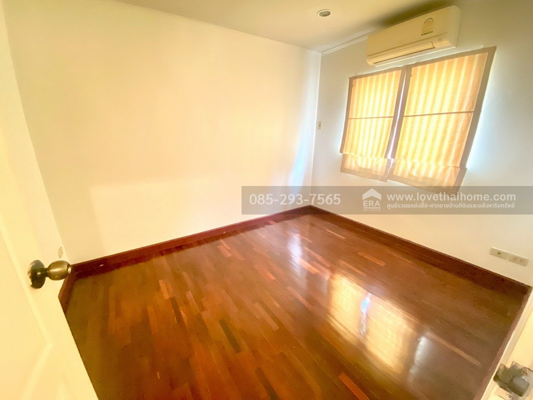 ขายทาวน์โฮม 3 ชั้น หมู่บ้านแมกไม้ วัชรพล สุขาภิบาล5 พื้นที่ 23.6 ตารางวา ขายถูก จองด่วน!! สภาพสวย ตรงข้ามตลาดวงศกร