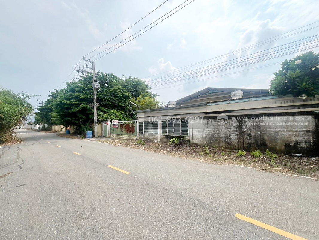 ขายที่ดินพร้อมโกดัง บางหลวง ปทุมธานี ขนาด 200 ตรว. ขายเพียงแค่ 2.99 ล้านบาท ที่สวยถมแล้ว ใกล้ถนนกาญจนาภิเษก ที่สวยราคาถูกไม่มีอีกแล้วด่วน!