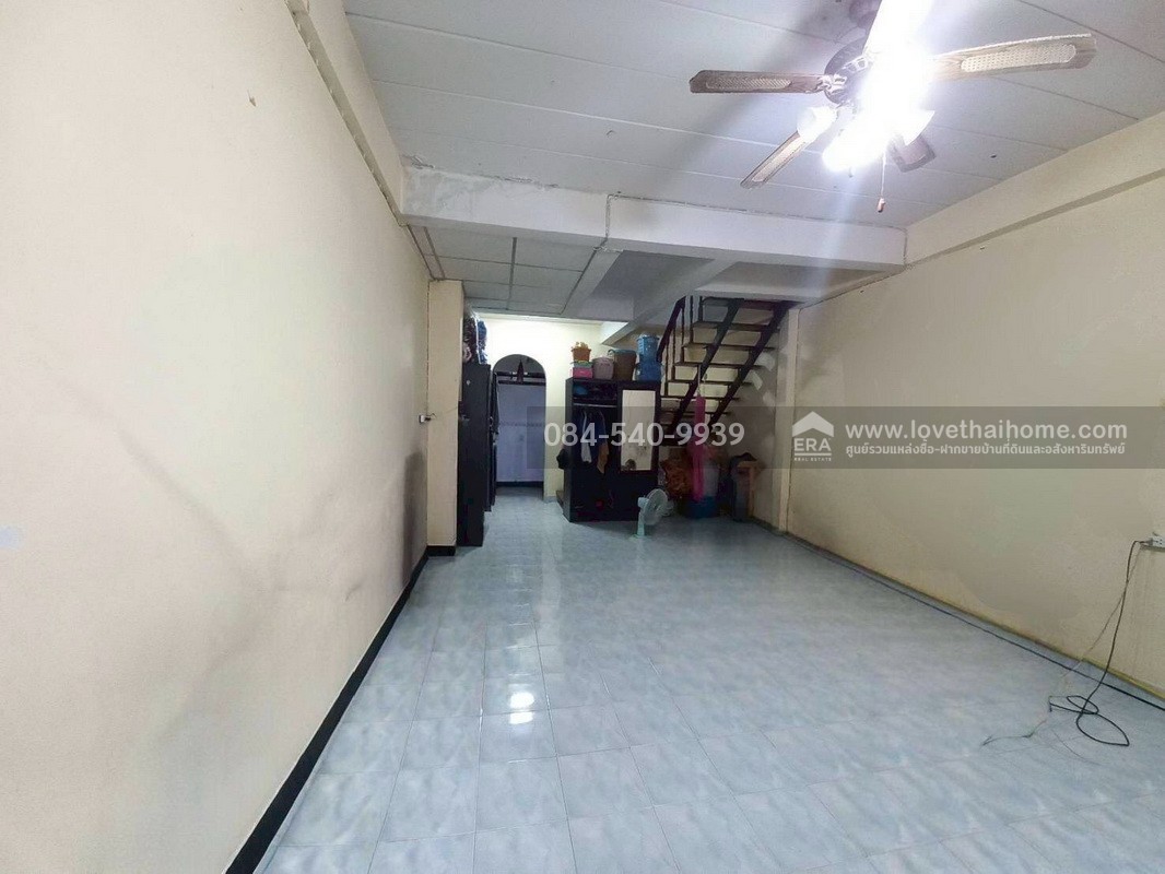 ขายทาวน์เฮ้าส์ 2 ชั้น หมู่บ้านอยู่เจริญ4 ลำลูกกา คลอง4 เนื้อที่ 17 ตรว. บ้านพร้อมอยู่ ห้องมุม ที่สุดในทำเลบ้านโซนลำลูกกา/รังสิต ฟังก์ชันครบครัน เดินทางง่าย ใกล้ทางด่วน การเดินทางเข้า-ออกสะดวกได้หลายช่องทาง