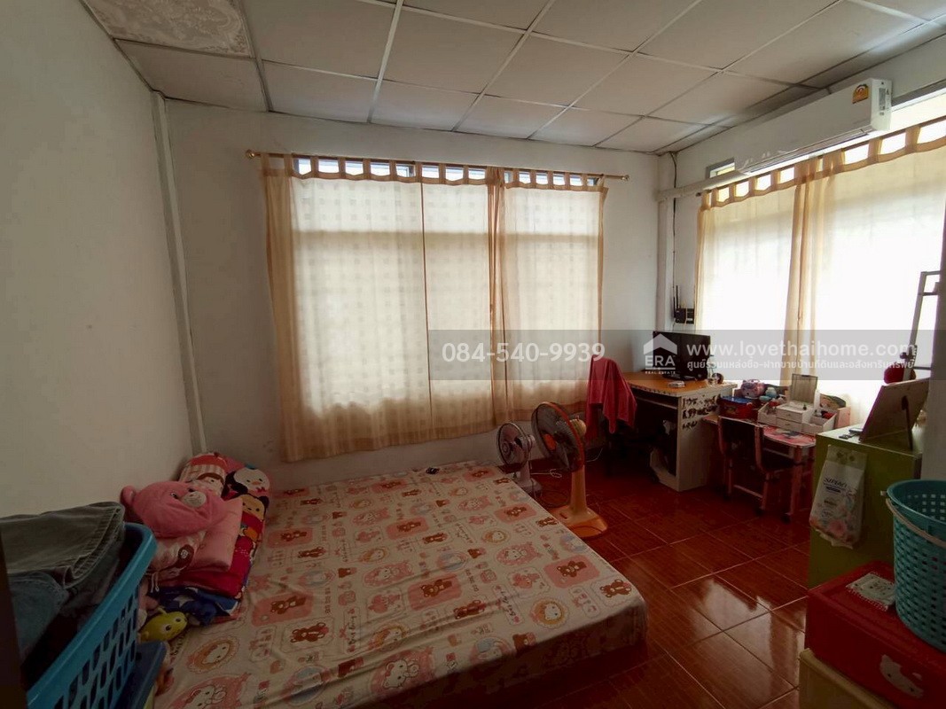 ขายทาวน์เฮ้าส์ 2 ชั้น หมู่บ้านอยู่เจริญ4 ลำลูกกา คลอง4 เนื้อที่ 17 ตรว. บ้านพร้อมอยู่ ห้องมุม ที่สุดในทำเลบ้านโซนลำลูกกา/รังสิต ฟังก์ชันครบครัน เดินทางง่าย ใกล้ทางด่วน การเดินทางเข้า-ออกสะดวกได้หลายช่องทาง