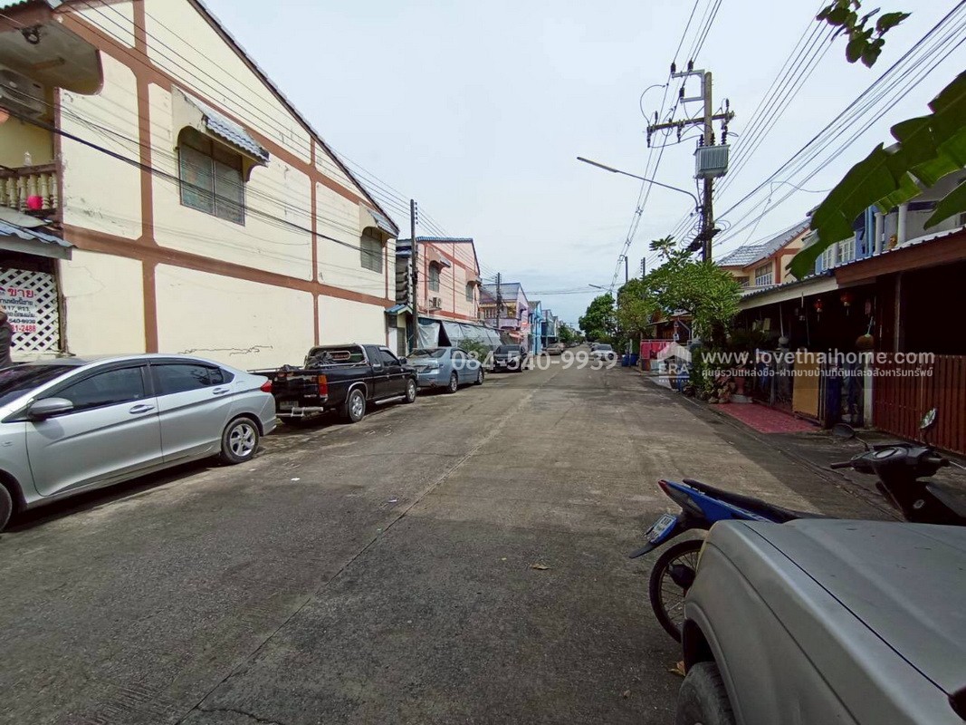 ขายทาวน์เฮ้าส์ 2 ชั้น หมู่บ้านอยู่เจริญ4 ลำลูกกา คลอง4 เนื้อที่ 17 ตรว. บ้านพร้อมอยู่ ห้องมุม ที่สุดในทำเลบ้านโซนลำลูกกา/รังสิต ฟังก์ชันครบครัน เดินทางง่าย ใกล้ทางด่วน การเดินทางเข้า-ออกสะดวกได้หลายช่องทาง