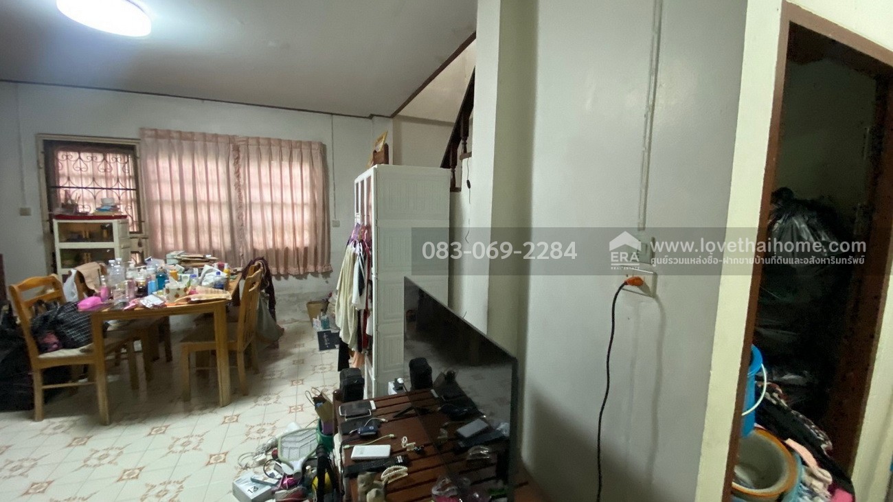 ขายบ้านกฤษดานคร 18 ถ.พุทธมณฑลสาย 3 อยู่ต้นหมู่บ้าน พื้นที่ 126 ตร.วา ใกล้ถนนใหญ่ ทำเลดีมาก