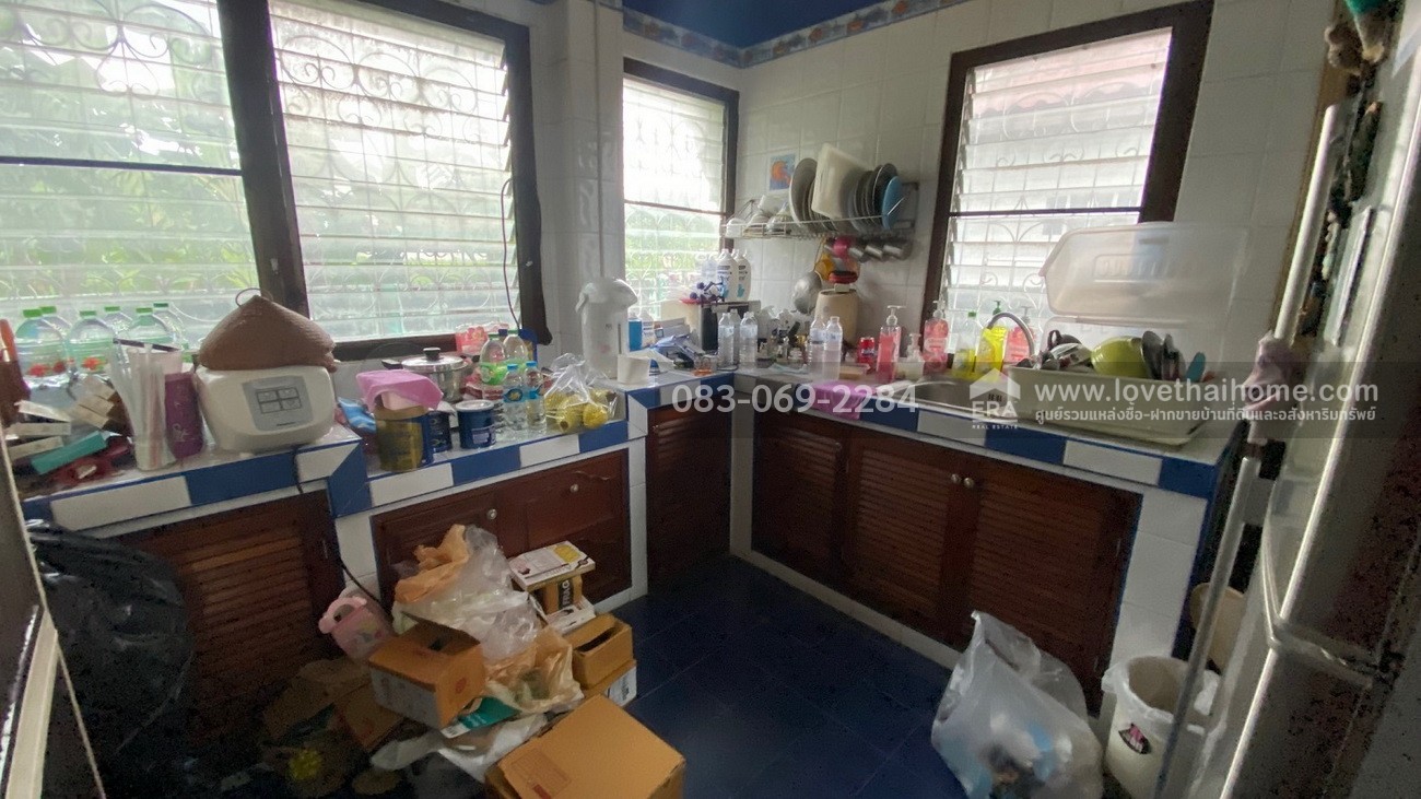 ขายบ้านกฤษดานคร 18 ถ.พุทธมณฑลสาย 3 อยู่ต้นหมู่บ้าน พื้นที่ 126 ตร.วา ใกล้ถนนใหญ่ ทำเลดีมาก