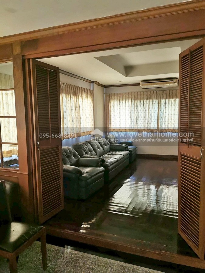 ขายบ้านเดี่ยวซอยลาดพร้าว124 พื้นที่249ตรว.ห่างจากถนนลาดพร้าว650เมตร ขายเพียงแค่20.49ล้านเท่านั้น ภายในบ้านยังสภาพดี ถ้าเห็นต้องชอบ ใครอยากได้บ้านย่านนี้ลองแวะมาชมก่อนจะพลาดของดีราคาถูกนะจ๊ะ