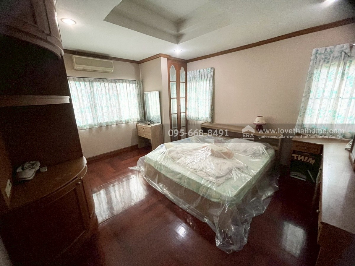 ขายบ้านเดี่ยวซอยลาดพร้าว124 พื้นที่249ตรว.ห่างจากถนนลาดพร้าว650เมตร ขายเพียงแค่20.49ล้านเท่านั้น ภายในบ้านยังสภาพดี ถ้าเห็นต้องชอบ ใครอยากได้บ้านย่านนี้ลองแวะมาชมก่อนจะพลาดของดีราคาถูกนะจ๊ะ