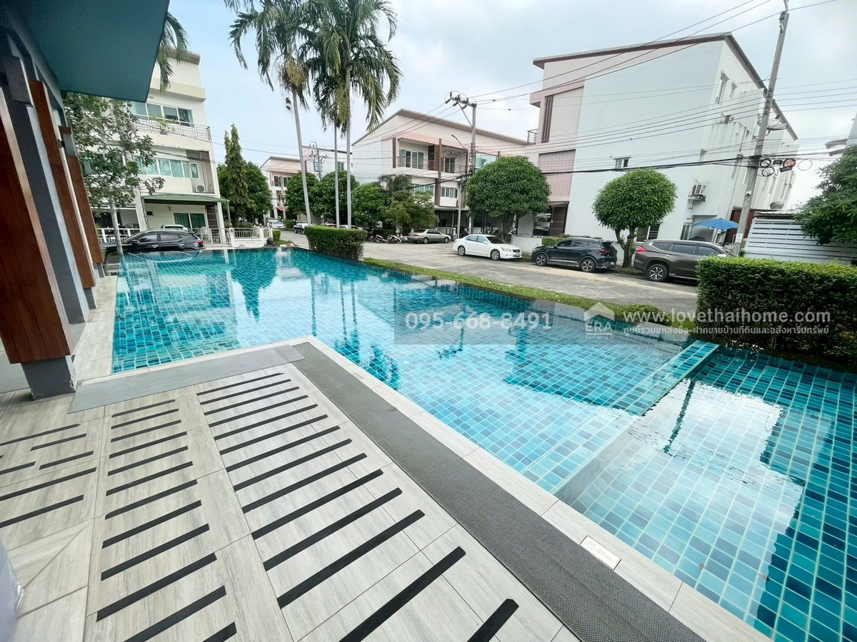 ขายทาวน์โฮม3ชั้น ถนนร่วมมิตรพัฒนา  แยกวัชรพล หมู่บ้าน The Ricco Town  พื้นที่20.6ตรว.ขายเพียงแค่3.19ล้านเท่านั้น สภาพดีพร้อมเข้าอยู่ได้เลย แถมเฟอร์นิเจอร์บวกแอร์4เครื่อง ตัดใจยอมขายขาดทุน รับประกันเลยว่าหาราคาถูกกว่านี้ไม่มีอีกแล้ว