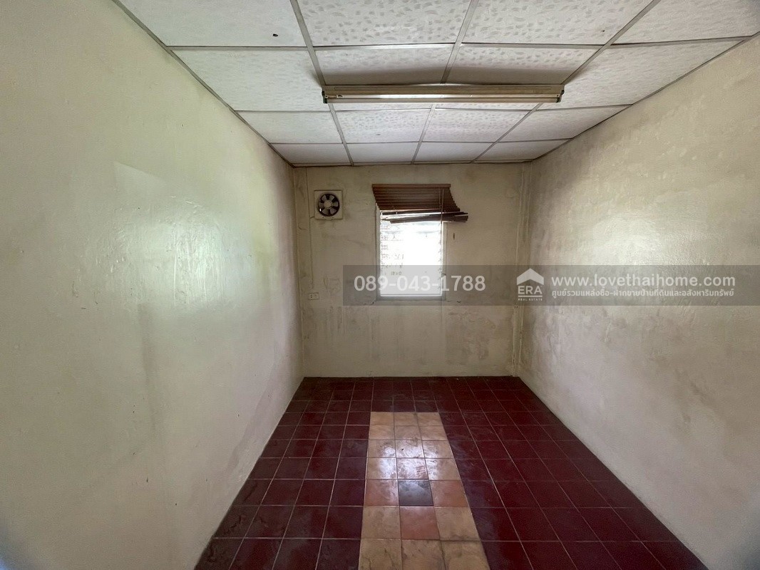 ขายตึกแถว3ชั้น ซอยสาธุประดิษฐ์16 ทำเลใจกลางเมือง พื้นที่10ตรว.ขายเพียงแค่3ล้านเท่านั้น ถูกสุดในย่านนี้แล้วจร้า ห่างจากถนนสาธุประดิษฐ์เพียงแค่50เมตร จะรออะไรอีกคะ รีบเลย!! ของดีราคาถูกแบบนี้มีไม่เยอะนะค่ะ