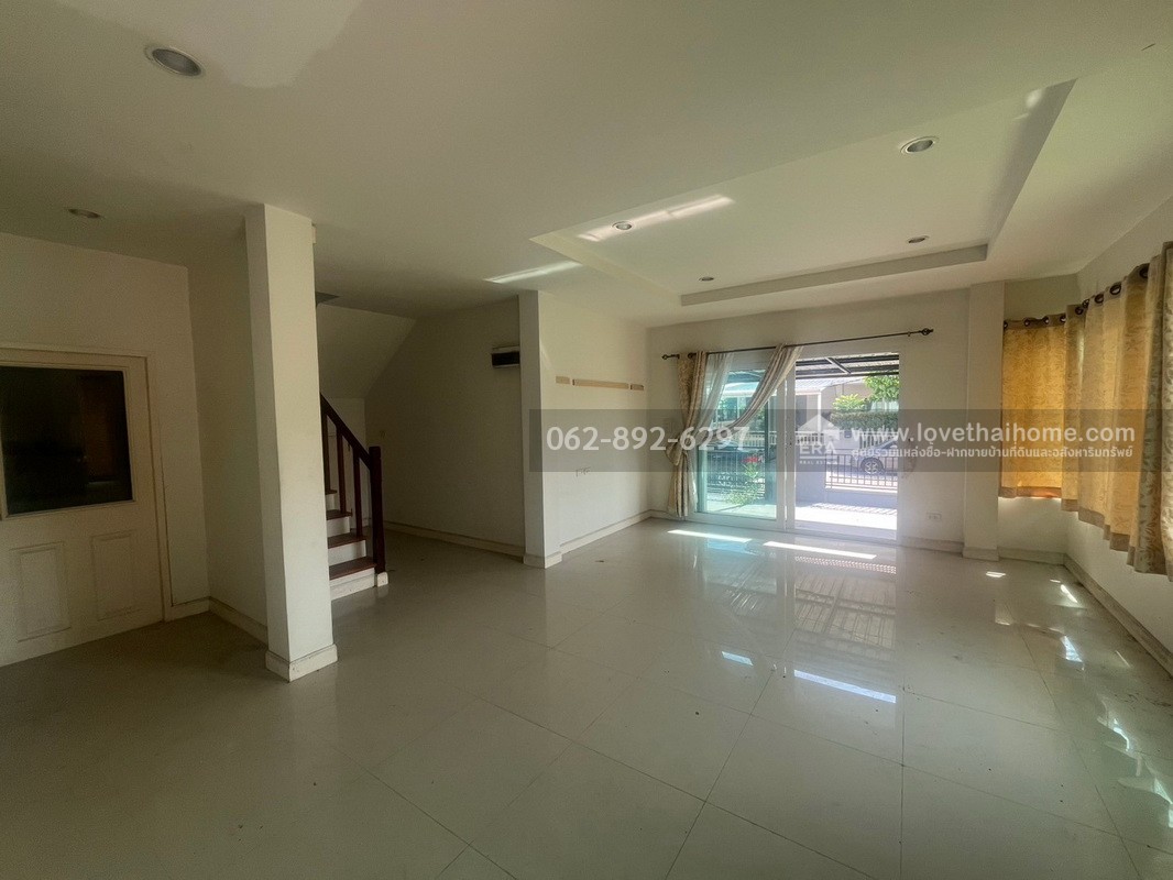 ขายบ้านเดี่ยวย่านหนองจอก หมู่บ้านดิ เอ็กซ์เทนโซ (The Extenso) ถนนสังฆสันติสุข พื้นที่102.7ตารางวา หลังมุม สภาพดี ขายเพียงแค่3.6ล้านบาทเท่านั้น รับประกันเลยว่าหาราคาถูกกว่าหลังนี้ไม่มีอย่างแน่นอนค่ะ