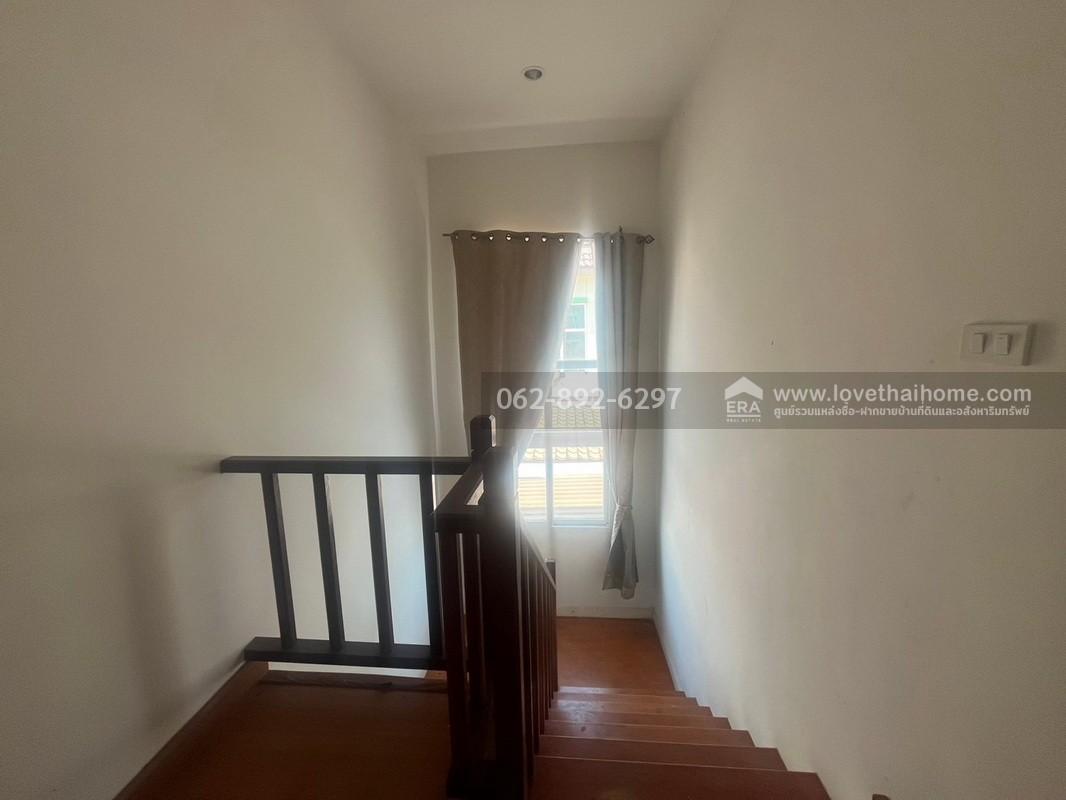 ขายบ้านเดี่ยวย่านหนองจอก หมู่บ้านดิ เอ็กซ์เทนโซ (The Extenso) ถนนสังฆสันติสุข พื้นที่102.7ตารางวา หลังมุม สภาพดี ขายเพียงแค่3.6ล้านบาทเท่านั้น รับประกันเลยว่าหาราคาถูกกว่าหลังนี้ไม่มีอย่างแน่นอนค่ะ