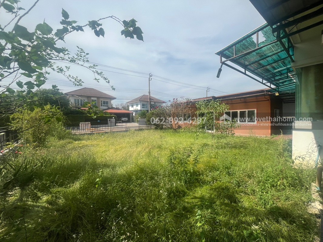 ขายบ้านเดี่ยวย่านหนองจอก หมู่บ้านดิ เอ็กซ์เทนโซ (The Extenso) ถนนสังฆสันติสุข พื้นที่102.7ตารางวา หลังมุม สภาพดี ขายเพียงแค่3.6ล้านบาทเท่านั้น รับประกันเลยว่าหาราคาถูกกว่าหลังนี้ไม่มีอย่างแน่นอนค่ะ