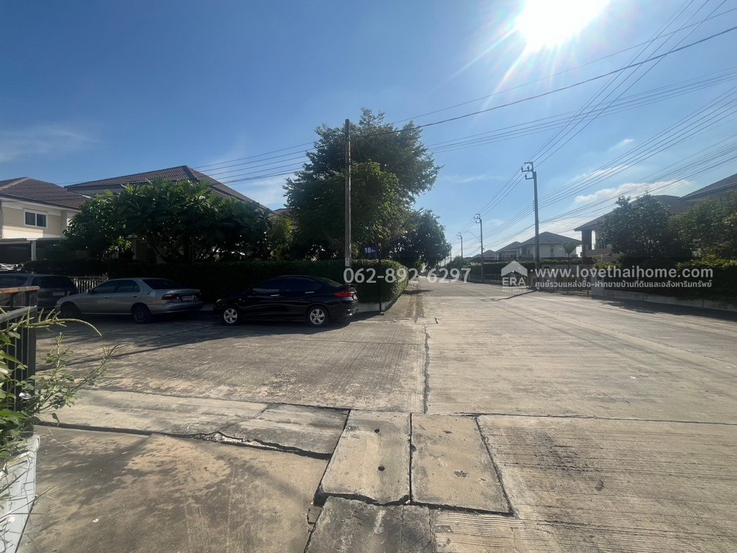 ขายบ้านเดี่ยวย่านหนองจอก หมู่บ้านดิ เอ็กซ์เทนโซ (The Extenso) ถนนสังฆสันติสุข พื้นที่102.7ตารางวา หลังมุม สภาพดี ขายเพียงแค่3.6ล้านบาทเท่านั้น รับประกันเลยว่าหาราคาถูกกว่าหลังนี้ไม่มีอย่างแน่นอนค่ะ