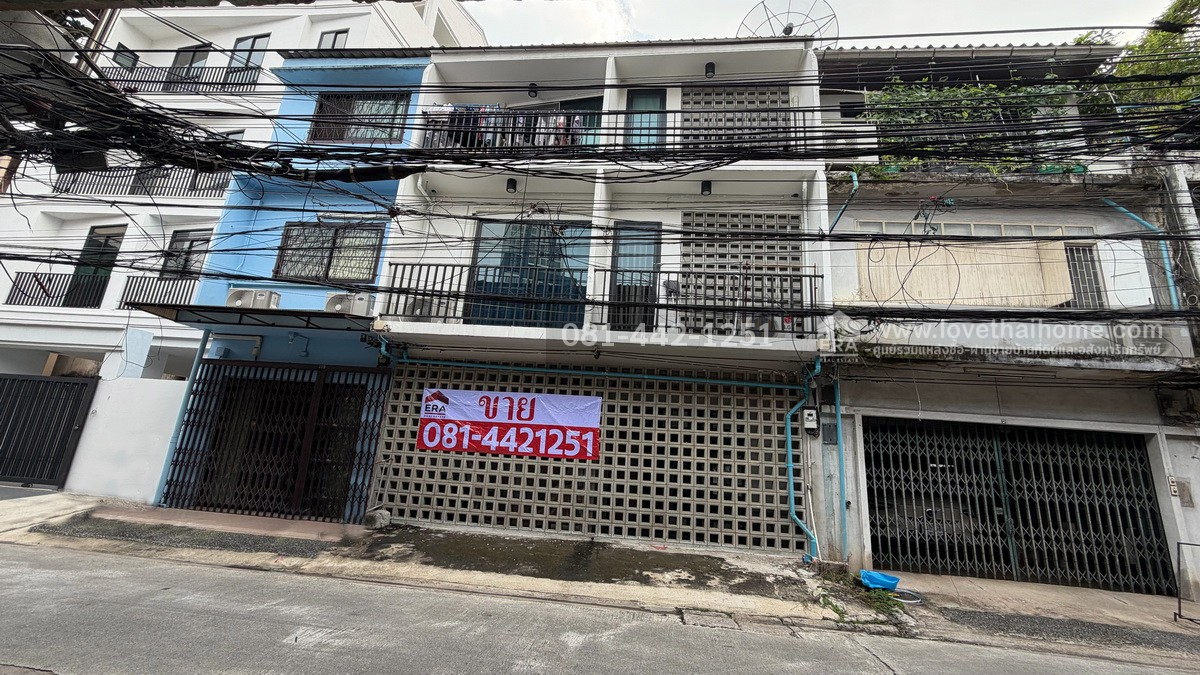 ขายหอพัก3ชั้น ถนนสี่พระยา ซอยถนนนเรศ  พื้นที่29ตรว. ขายเพียง25ล้าน ตึกปรับปรุงใหม่ ติดถนนซอย2ด้าน ทั้งซอยเติมทรัพย์กับซอยน้อมจิตร ห่างจากถนนสี่พระยาเพียงแค่250เมตรเท่านั้น