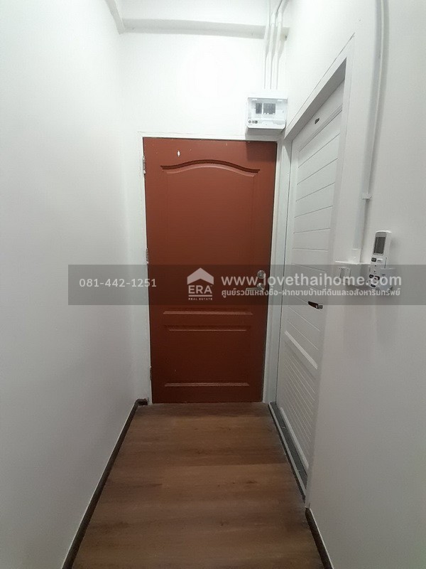 ขายหอพัก3ชั้น ถนนสี่พระยา ซอยถนนนเรศ  พื้นที่29ตรว. ขายเพียง25ล้าน ตึกปรับปรุงใหม่ ติดถนนซอย2ด้าน ทั้งซอยเติมทรัพย์กับซอยน้อมจิตร ห่างจากถนนสี่พระยาเพียงแค่250เมตรเท่านั้น