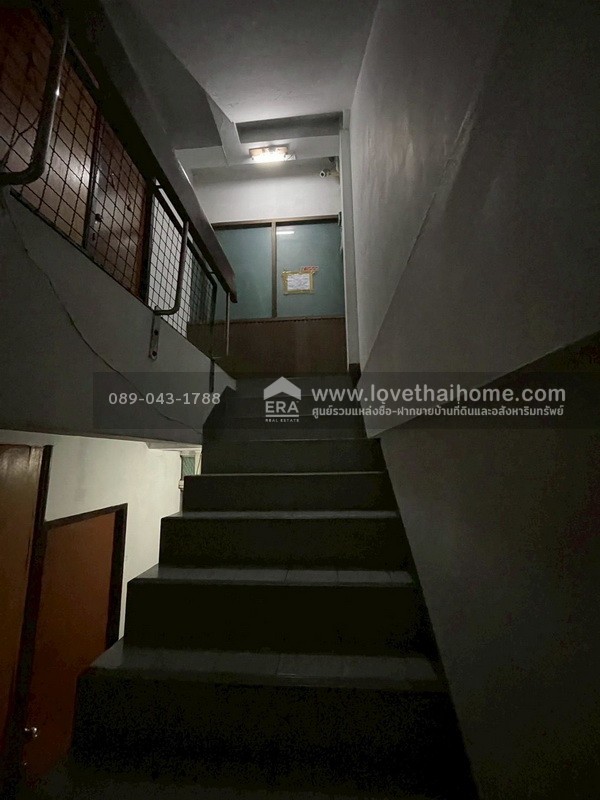 ขายตึกแถว 6 ชั้น ซอยสาธุประดิษฐ์14 พื้นที่ 12.6 ตรว. ขายเพียง 4.9 ล้านบาท พร้อมผู้เช่าเต็ม ทำเลดี เหมาะแก่การลงทุน รีบเลย!!