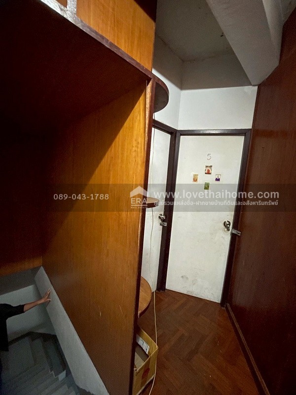 ขายตึกแถว 6 ชั้น ซอยสาธุประดิษฐ์14 พื้นที่ 12.6 ตรว. ขายเพียง 4.9 ล้านบาท พร้อมผู้เช่าเต็ม ทำเลดี เหมาะแก่การลงทุน รีบเลย!!