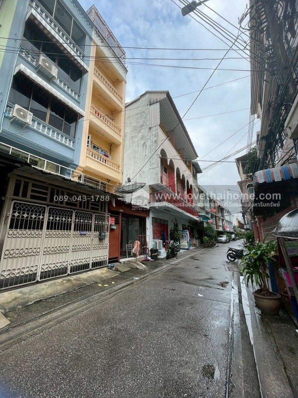 ขายตึกแถว 6 ชั้น ซอยสาธุประดิษฐ์14 พื้นที่ 12.6 ตรว. ขายเพียง 4.9 ล้านบาท พร้อมผู้เช่าเต็ม ทำเลดี เหมาะแก่การลงทุน รีบเลย!!