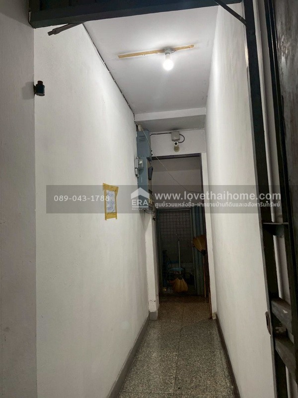 ขายตึกแถว 6 ชั้น ซอยสาธุประดิษฐ์14 พื้นที่ 12.6 ตรว. ขายเพียง 4.9 ล้านบาท พร้อมผู้เช่าเต็ม ทำเลดี เหมาะแก่การลงทุน รีบเลย!!