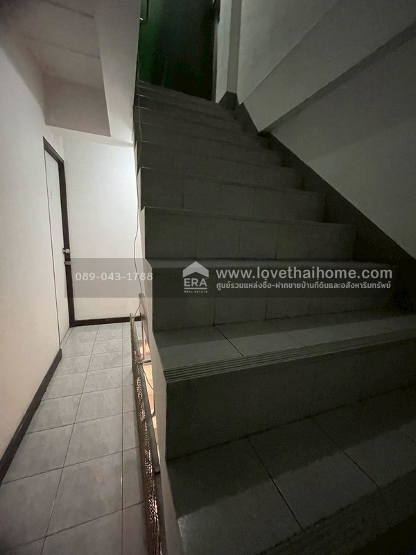 ขายตึกแถว 6 ชั้น ซอยสาธุประดิษฐ์14 พื้นที่ 12.6 ตรว. ขายเพียง 4.9 ล้านบาท พร้อมผู้เช่าเต็ม ทำเลดี เหมาะแก่การลงทุน รีบเลย!!