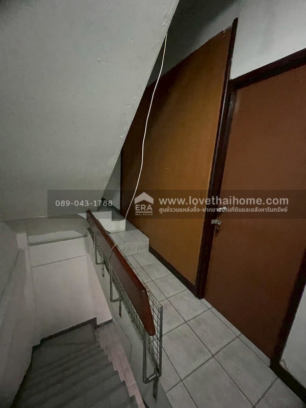 ขายตึกแถว 6 ชั้น ซอยสาธุประดิษฐ์14 พื้นที่ 12.6 ตรว. ขายเพียง 4.9 ล้านบาท พร้อมผู้เช่าเต็ม ทำเลดี เหมาะแก่การลงทุน รีบเลย!!