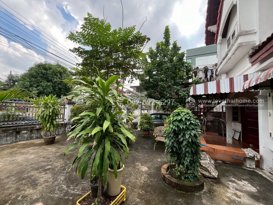 ขายบ้านเดี่ยว 2 ชั้น ซอยมิสทีน ถนนราษฎร์พัฒนา หมู่บ้านเคหะธานี4  พื้นที่ 60 ตารางวา ขายเพียงแค่ 3.5 ล้านบาทเท่านั้น ราคาถูกเท่านี้ หาไม่ได้อีกแล้ว รีบจองด่วน!!