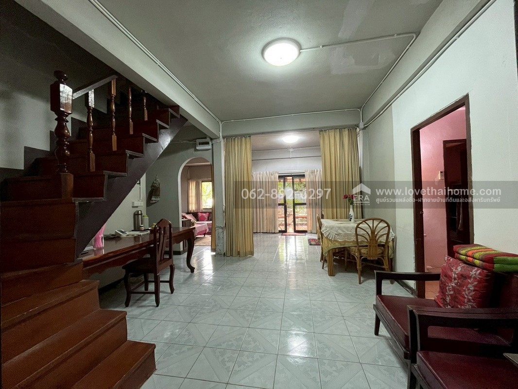 ขายบ้านเดี่ยว 2 ชั้น ซอยมิสทีน ถนนราษฎร์พัฒนา หมู่บ้านเคหะธานี4  พื้นที่ 60 ตารางวา ขายเพียงแค่ 3.5 ล้านบาทเท่านั้น ราคาถูกเท่านี้ หาไม่ได้อีกแล้ว รีบจองด่วน!!