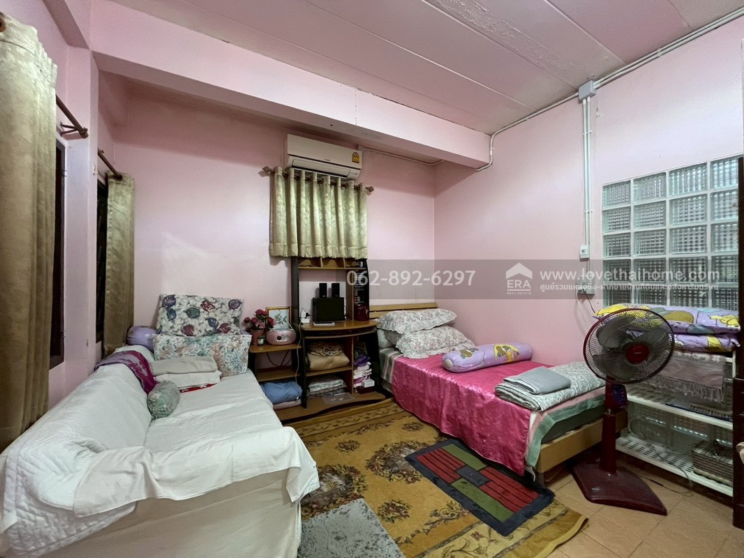 ขายบ้านเดี่ยว 2 ชั้น ซอยมิสทีน ถนนราษฎร์พัฒนา หมู่บ้านเคหะธานี4  พื้นที่ 60 ตารางวา ขายเพียงแค่ 3.5 ล้านบาทเท่านั้น ราคาถูกเท่านี้ หาไม่ได้อีกแล้ว รีบจองด่วน!!