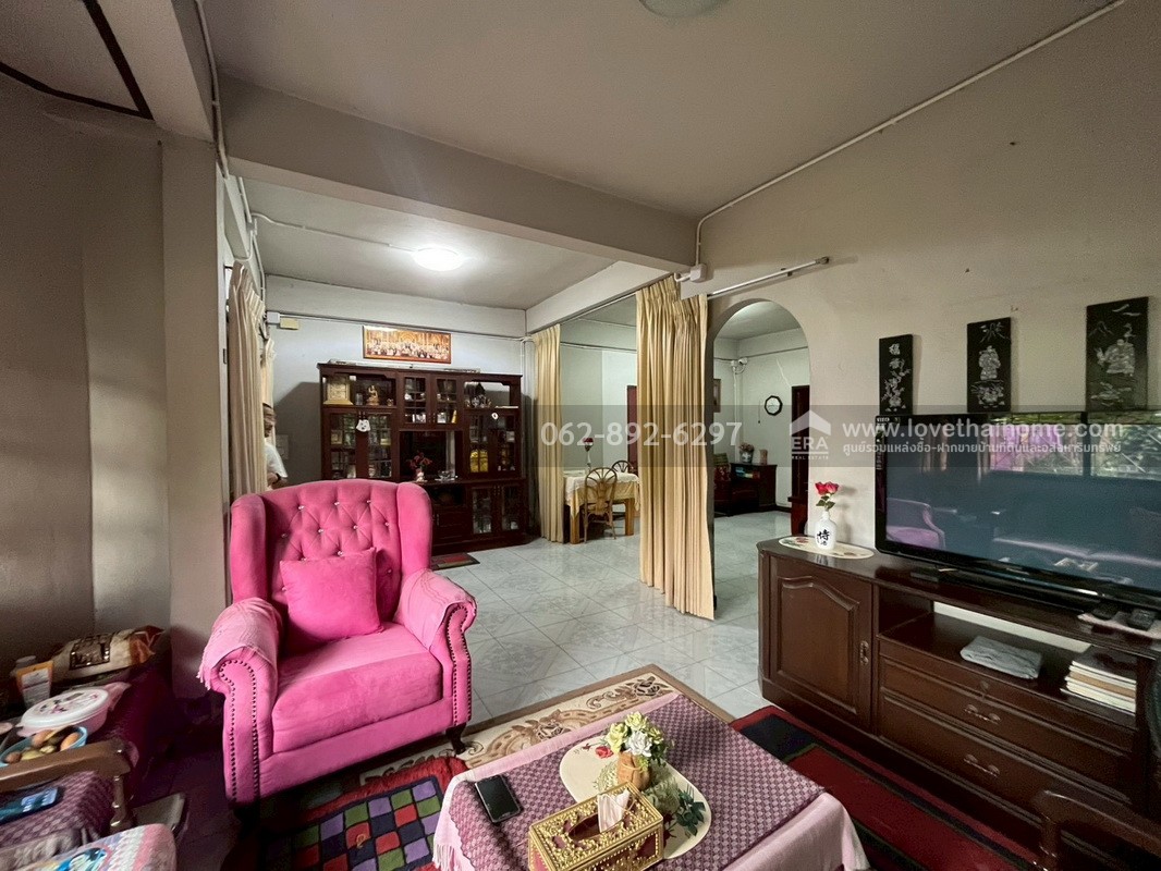 ขายบ้านเดี่ยว 2 ชั้น ซอยมิสทีน ถนนราษฎร์พัฒนา หมู่บ้านเคหะธานี4  พื้นที่ 60 ตารางวา ขายเพียงแค่ 3.5 ล้านบาทเท่านั้น ราคาถูกเท่านี้ หาไม่ได้อีกแล้ว รีบจองด่วน!!