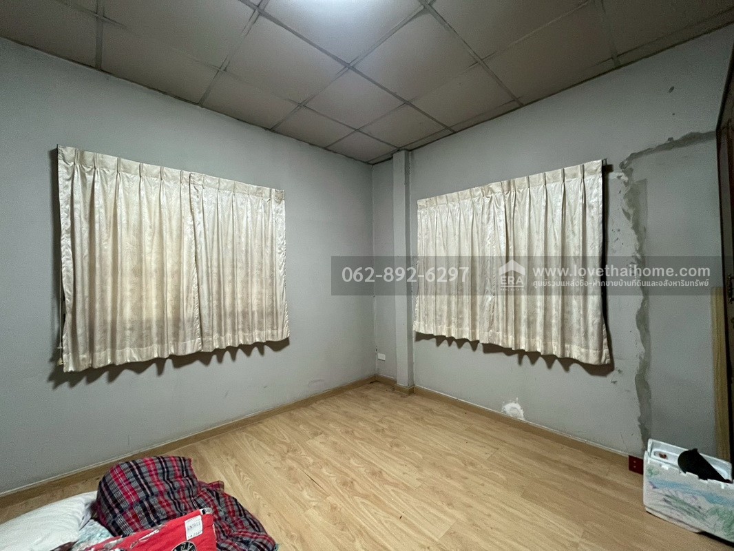 ขายบ้านเดี่ยว 2 ชั้น ซอยมิสทีน ถนนราษฎร์พัฒนา หมู่บ้านเคหะธานี4  พื้นที่ 60 ตารางวา ขายเพียงแค่ 3.5 ล้านบาทเท่านั้น ราคาถูกเท่านี้ หาไม่ได้อีกแล้ว รีบจองด่วน!!