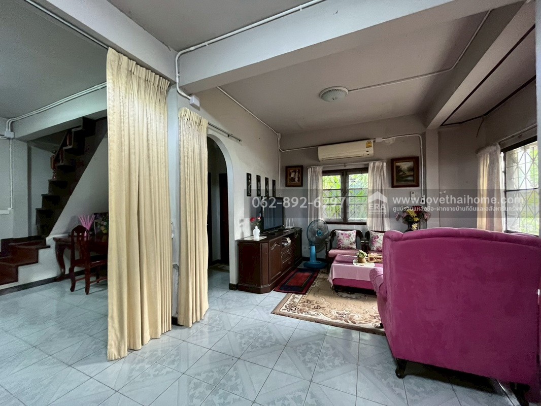 ขายบ้านเดี่ยว 2 ชั้น ซอยมิสทีน ถนนราษฎร์พัฒนา หมู่บ้านเคหะธานี4  พื้นที่ 60 ตารางวา ขายเพียงแค่ 3.5 ล้านบาทเท่านั้น ราคาถูกเท่านี้ หาไม่ได้อีกแล้ว รีบจองด่วน!!