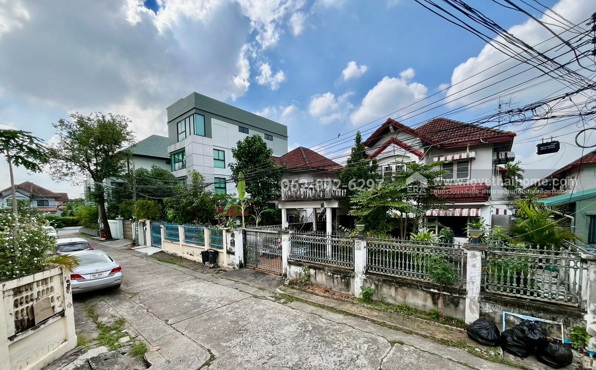 ขายบ้านเดี่ยว 2 ชั้น ซอยมิสทีน ถนนราษฎร์พัฒนา หมู่บ้านเคหะธานี4  พื้นที่ 60 ตารางวา ขายเพียงแค่ 3.5 ล้านบาทเท่านั้น ราคาถูกเท่านี้ หาไม่ได้อีกแล้ว รีบจองด่วน!!