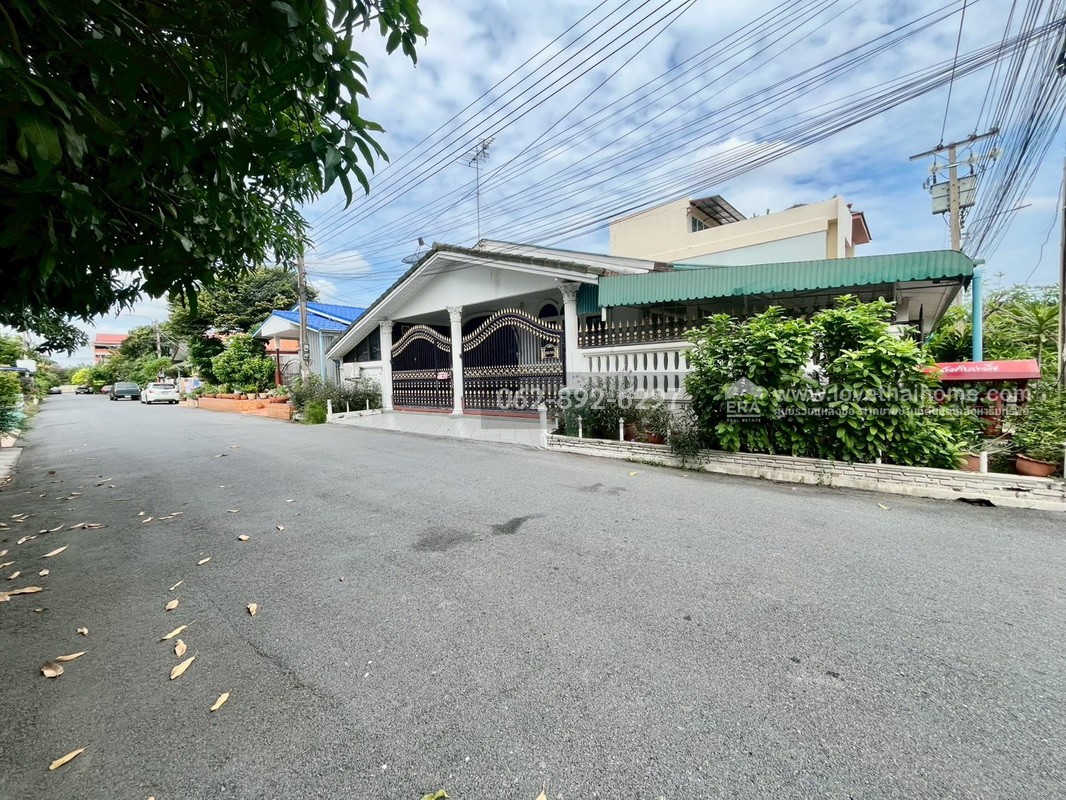 ขายบ้านเดี่ยว ซอยวิภาวดี-รังสิต33 หมู่บ้านเปรมประชา-ดอนเมือง พื้นที่64ตารางวา หลังมุม ขายเพียงแค่ 2.9 ล้านบาทเท่านั้น หาบ้านเดี่ยวย่านนี้ในราคาถูกกว่านี้ไม่มีอีกแล้วค่ะ รีบๆมาดูก่อนพลาดของดีราคาถูก