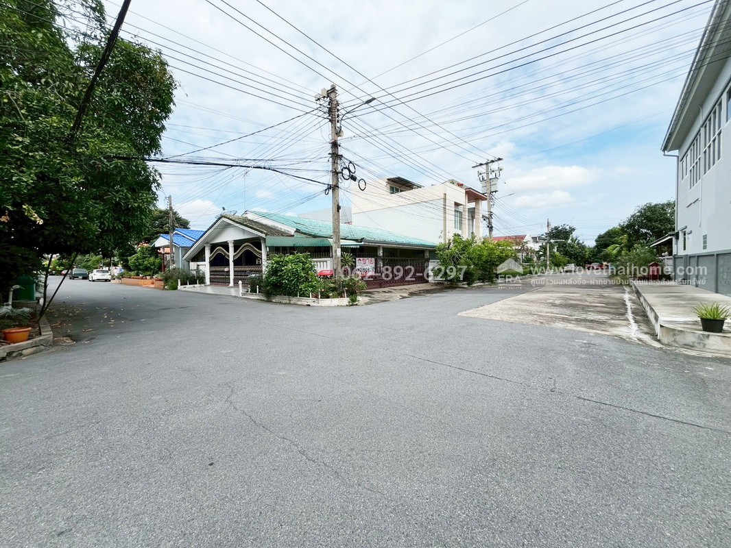 ขายบ้านเดี่ยว ซอยวิภาวดี-รังสิต33 หมู่บ้านเปรมประชา-ดอนเมือง พื้นที่64ตารางวา หลังมุม ขายเพียงแค่ 2.9 ล้านบาทเท่านั้น หาบ้านเดี่ยวย่านนี้ในราคาถูกกว่านี้ไม่มีอีกแล้วค่ะ รีบๆมาดูก่อนพลาดของดีราคาถูก