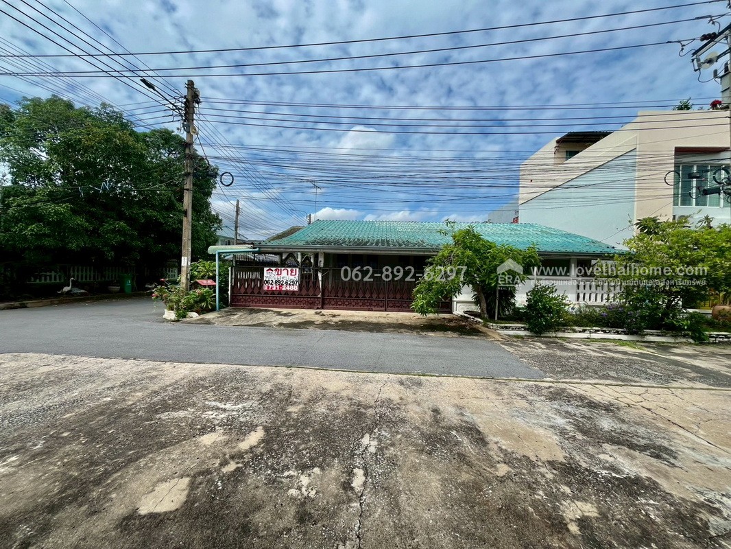 ขายบ้านเดี่ยว ซอยวิภาวดี-รังสิต33 หมู่บ้านเปรมประชา-ดอนเมือง พื้นที่64ตารางวา หลังมุม ขายเพียงแค่ 2.9 ล้านบาทเท่านั้น หาบ้านเดี่ยวย่านนี้ในราคาถูกกว่านี้ไม่มีอีกแล้วค่ะ รีบๆมาดูก่อนพลาดของดีราคาถูก