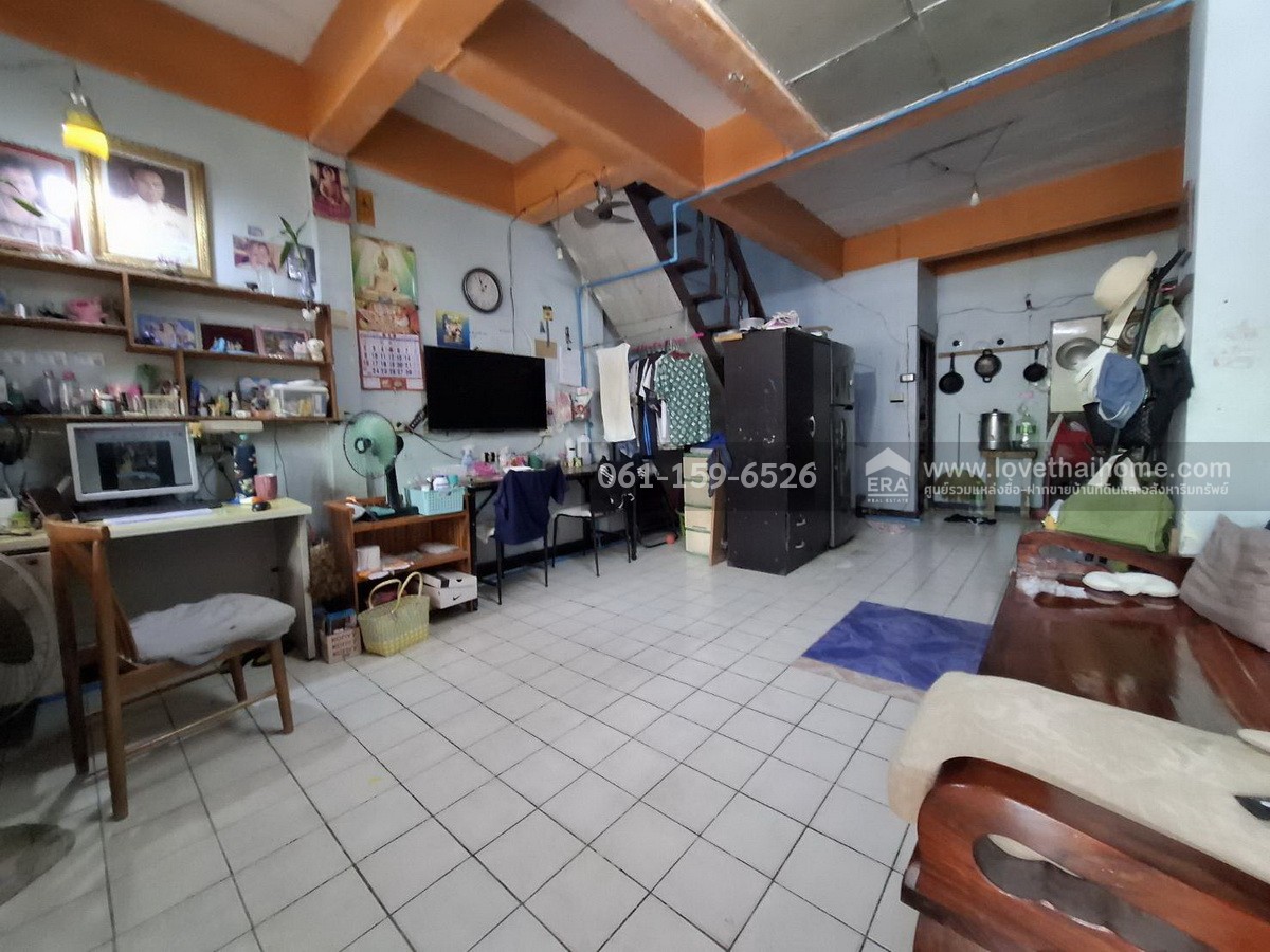 ขายทาวน์เฺฮ้าส์ต่ำกว่าล้านย่านรามอินทรา ซอยคู้บอน27 แยก14 (รามอินทรา กม.8) หมู่บ้านเรือนแก้ว พื้นที่16ตารางวา ขายเพียงแค่9.9แสนเท่านั้น ใครมาก่อนได้ก่อนนะจ๊ะ! บ้านราคาถูกขนาดนี้ในย่านนี้หาไม่ได้อีกแล้ว