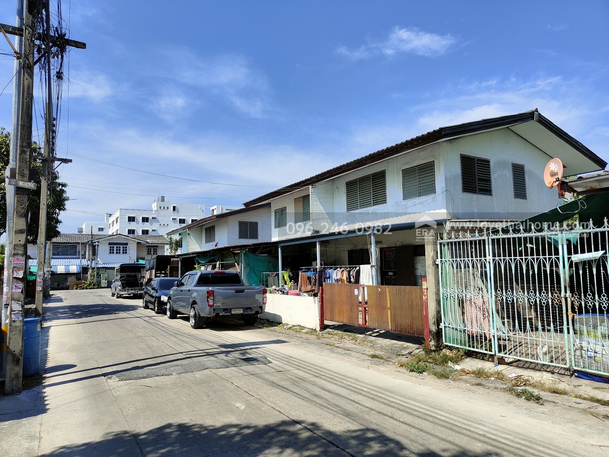 ขายที่ดิน บางพลี สมุทรปราการ แถมบ้านนิคมอุตสาหกรรมบางพลี เมืองใหม่ ซ.ฝ.19 พื้นที่100 ตรว. หน้าปากซอยตรงกันข้าม ร.ร.บดินทรเดชา ราคาเพียงแค่ 5 ล้านบาท ต้องรีบเลย ราคาแบบนี้หาไม่ได้อีกแล้ว