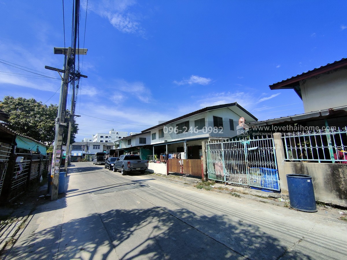 ขายที่ดิน บางพลี สมุทรปราการ แถมบ้านนิคมอุตสาหกรรมบางพลี เมืองใหม่ ซ.ฝ.19 พื้นที่100 ตรว. หน้าปากซอยตรงกันข้าม ร.ร.บดินทรเดชา ราคาเพียงแค่ 5 ล้านบาท ต้องรีบเลย ราคาแบบนี้หาไม่ได้อีกแล้ว