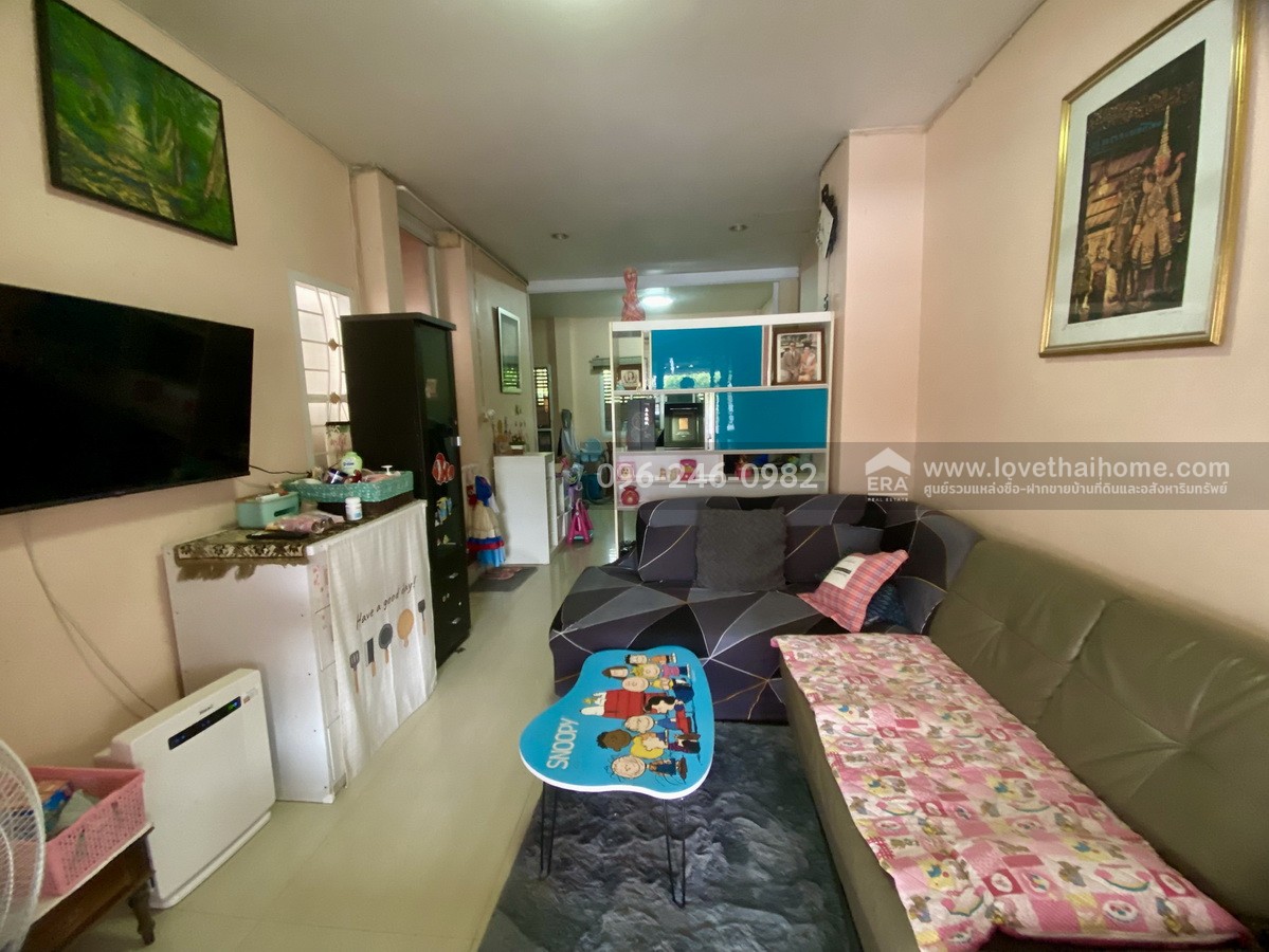 ขายทาวน์เฮ้าส์ ปากเกร็ด นนทบุรี หมู่บ้านเปี่ยมสุขติวานนท์ 2 สุขาประชาสรรค์ 3 พื้นที่ 20 ตรว. ขายถูกที่สุดในโครงการ ทำเลนี้หาราคาแบบนี้ยากแล้ว กว้าง 6x13.3 ม. หันหน้าทิศตะวันออก