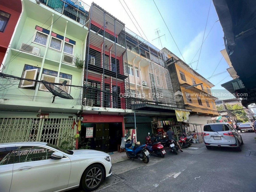 ขายตึกแถว 3 ชั้น ซอยจันทน์43 แยก26-1 หมู่บ้านเพชรไผ่เงิน พื้นที่ 12 ตร.วา ขายเพียง 3.8 ล้านบาท ตกแต่งแล้ว สภาพดี พร้อมเข้าอยู่ ราคาคุ้มที่สุดในโครงการ มีใครให้ได้มากกว่านี้อีกมั้ย!!