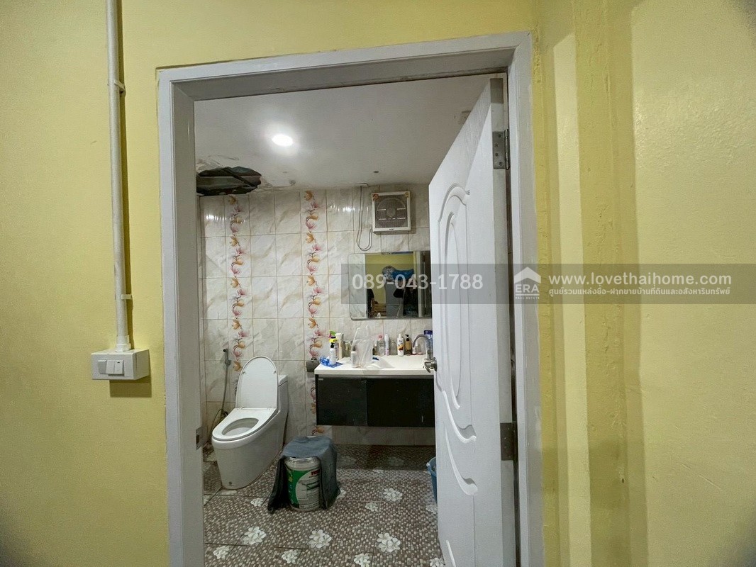 ขายตึกแถว 3 ชั้น ซอยจันทน์43 แยก26-1 หมู่บ้านเพชรไผ่เงิน พื้นที่ 12 ตร.วา ขายเพียง 3.8 ล้านบาท ตกแต่งแล้ว สภาพดี พร้อมเข้าอยู่ ราคาคุ้มที่สุดในโครงการ มีใครให้ได้มากกว่านี้อีกมั้ย!!