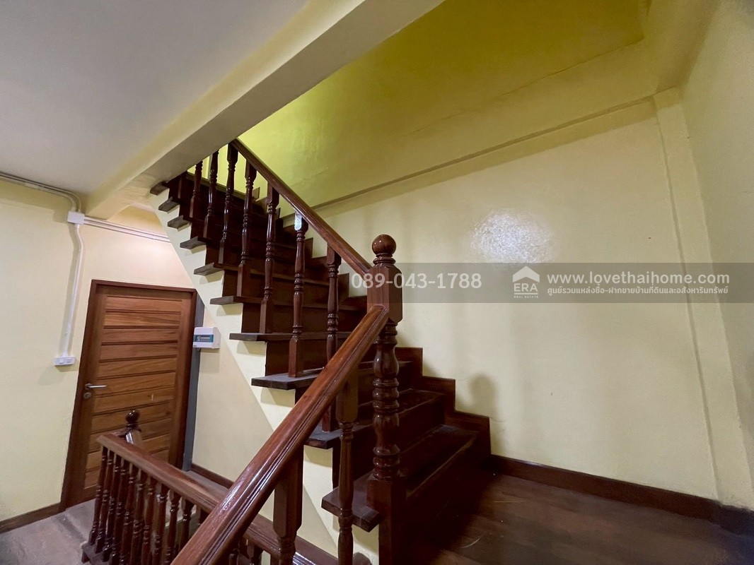 ขายตึกแถว 3 ชั้น ซอยจันทน์43 แยก26-1 หมู่บ้านเพชรไผ่เงิน พื้นที่ 12 ตร.วา ขายเพียง 3.8 ล้านบาท ตกแต่งแล้ว สภาพดี พร้อมเข้าอยู่ ราคาคุ้มที่สุดในโครงการ มีใครให้ได้มากกว่านี้อีกมั้ย!!