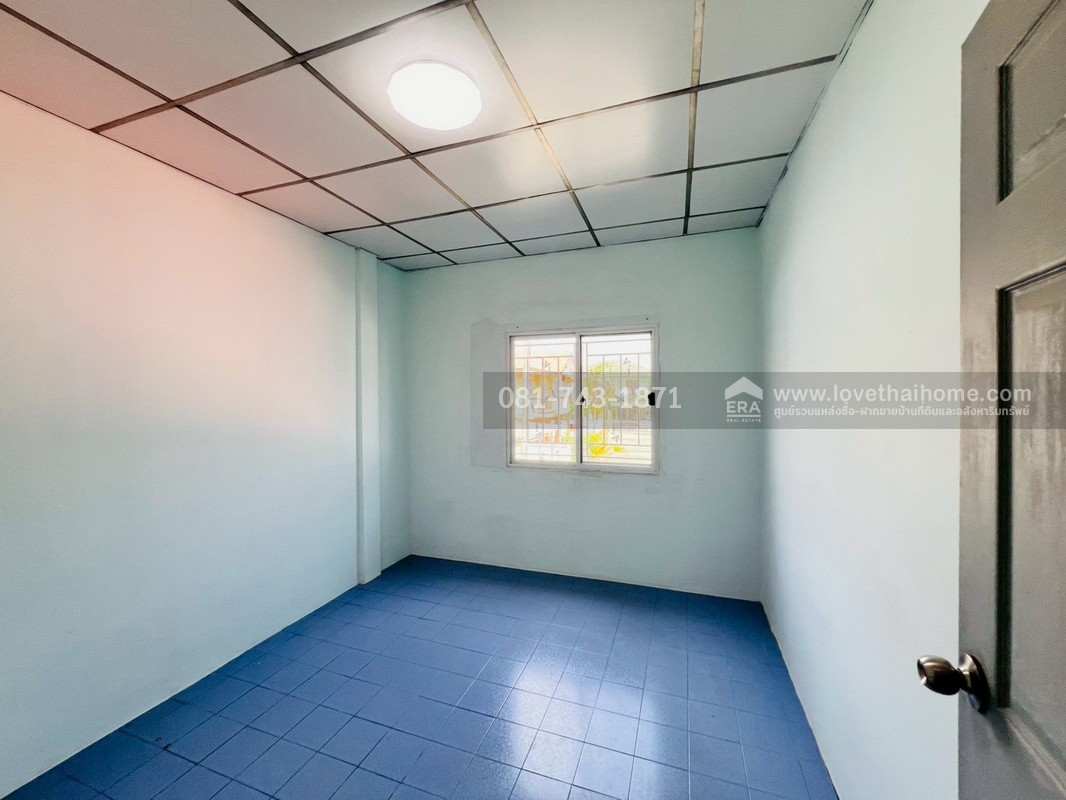 ขายทาวน์เฮ้าส์ ลำลูกกา ซอยเปียร์นนท์ หมู่บ้านอู่ทองเพลส โครงการ2 บ้านสภาพดี พร้อมเข้าอยู่ ต้นโครงการ 300 เมตรจากหน้าหมู่บ้าน ถนนเมน ใกล้รพ.สินแพทย์ ลำลูกกา พื้นที่ 16 ตรว. ขายถูกมากมาก