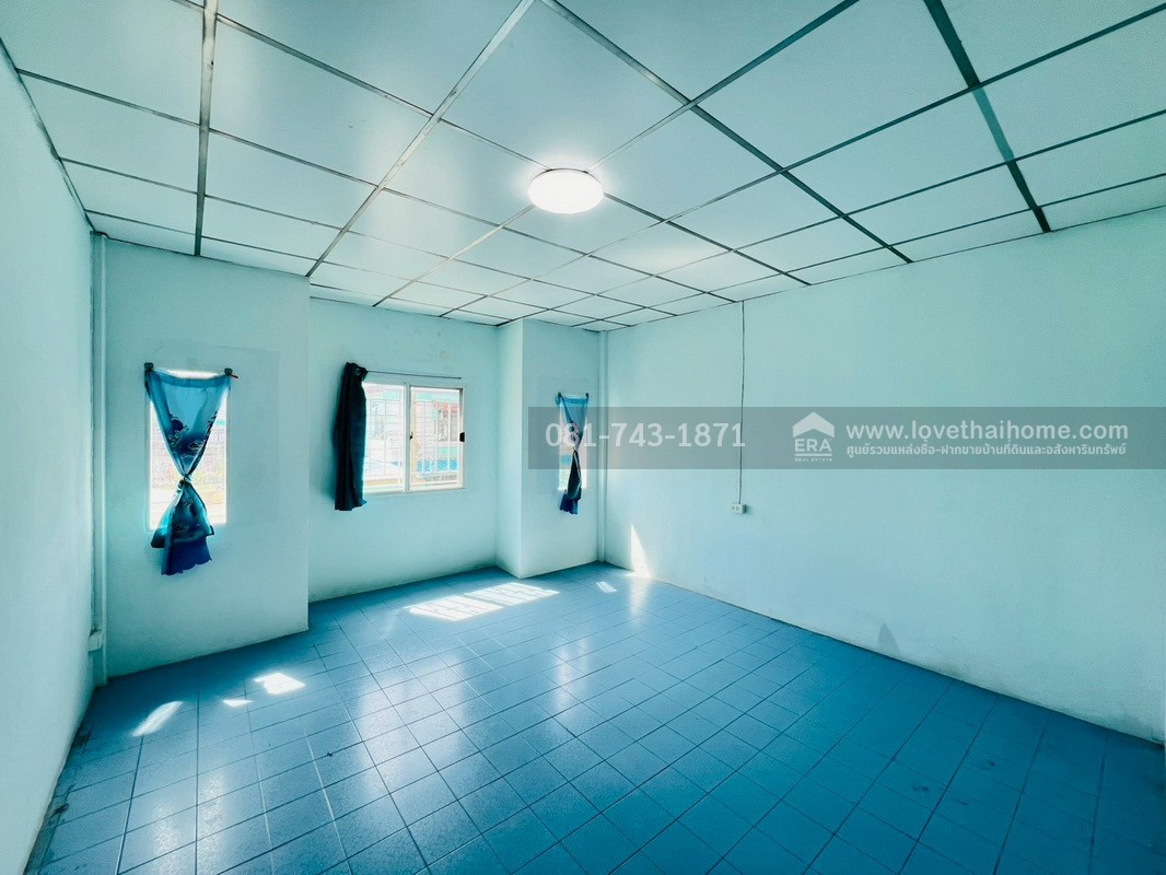 ขายทาวน์เฮ้าส์ ลำลูกกา ซอยเปียร์นนท์ หมู่บ้านอู่ทองเพลส โครงการ2 บ้านสภาพดี พร้อมเข้าอยู่ ต้นโครงการ 300 เมตรจากหน้าหมู่บ้าน ถนนเมน ใกล้รพ.สินแพทย์ ลำลูกกา พื้นที่ 16 ตรว. ขายถูกมากมาก