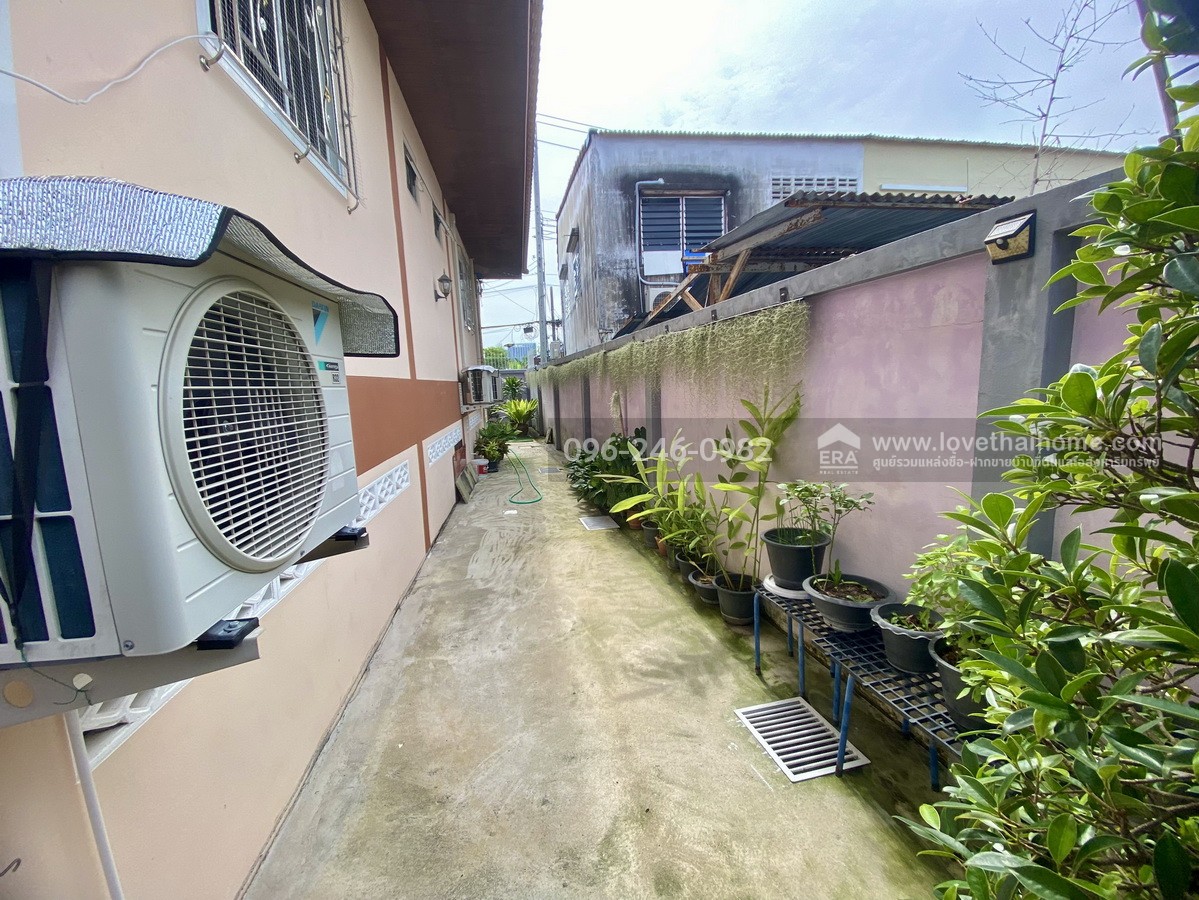 ขายบ้านเดี่ยว เพชรเกษม48 แยก4-7 ภาษีเจริญ หลังมุม 116 ตรว. สร้างอย่างพิถีพิถัน ลงเสาเข็มแข็งแรงมาก จัดสัดส่วนได้อย่างลงตัว พร้อมเข้าอยู่ ราคานี้หาไม่ได้อีกแล้ว ทำเลในเมือง มีรถไฟฟ้า