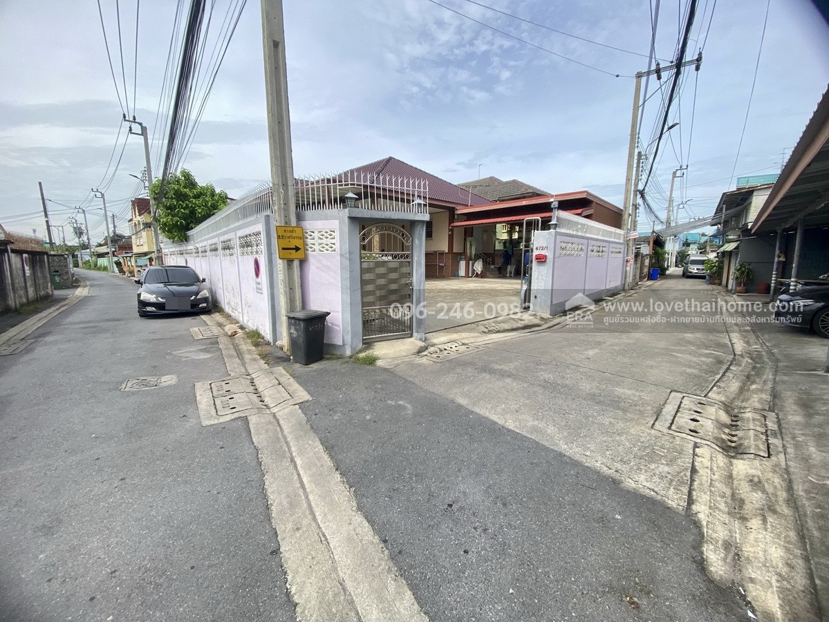 ขายบ้านเดี่ยว เพชรเกษม48 แยก4-7 ภาษีเจริญ หลังมุม 116 ตรว. สร้างอย่างพิถีพิถัน ลงเสาเข็มแข็งแรงมาก จัดสัดส่วนได้อย่างลงตัว พร้อมเข้าอยู่ ราคานี้หาไม่ได้อีกแล้ว ทำเลในเมือง มีรถไฟฟ้า