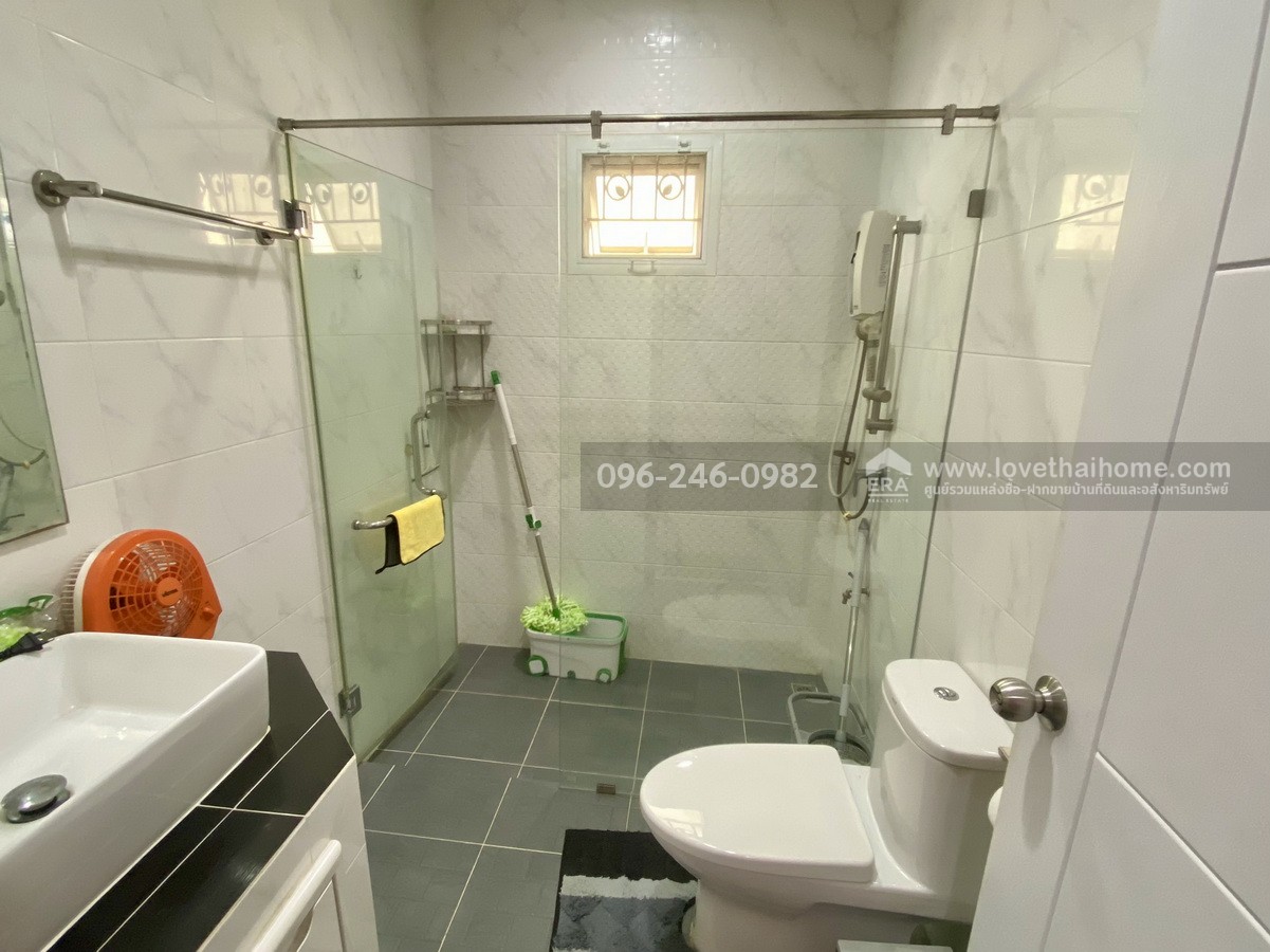 ขายบ้านเดี่ยว เพชรเกษม48 แยก4-7 ภาษีเจริญ หลังมุม 116 ตรว. สร้างอย่างพิถีพิถัน ลงเสาเข็มแข็งแรงมาก จัดสัดส่วนได้อย่างลงตัว พร้อมเข้าอยู่ ราคานี้หาไม่ได้อีกแล้ว ทำเลในเมือง มีรถไฟฟ้า