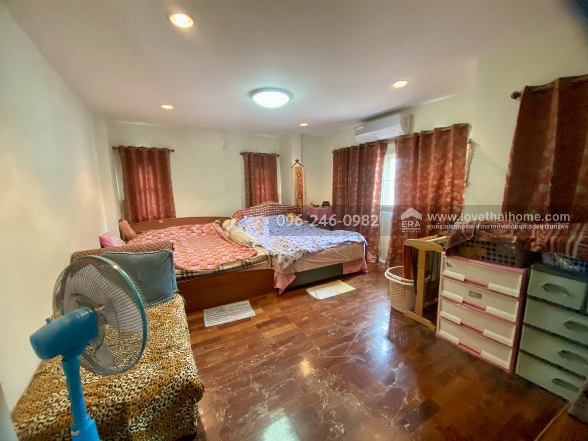 ขายบ้านเดี่ยวไพรเวท รามอินทรา ถ.ปัญญาอินทรา พื้นที่ 74 ตรว. ราคาเพียง 5.9 ล้านบาท ต่อเติมบ้านไปอีกกว่า 5 ล้านบาท บ้านสวยหิ้วกระเป๋าเข้าอยู่ได้เลย หมู่บ้านสงบ ร่มรื่น เหมาะมากสำหรับผู้ที่ชื่นชอบความเป็นส่วนตัว