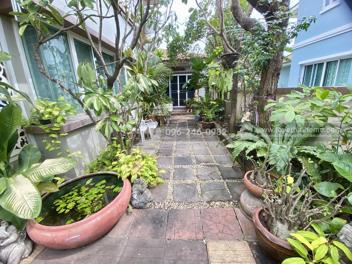 ขายบ้านเดี่ยวไพรเวท รามอินทรา ถ.ปัญญาอินทรา พื้นที่ 74 ตรว. ราคาเพียง 5.9 ล้านบาท ต่อเติมบ้านไปอีกกว่า 5 ล้านบาท บ้านสวยหิ้วกระเป๋าเข้าอยู่ได้เลย หมู่บ้านสงบ ร่มรื่น เหมาะมากสำหรับผู้ที่ชื่นชอบความเป็นส่วนตัว