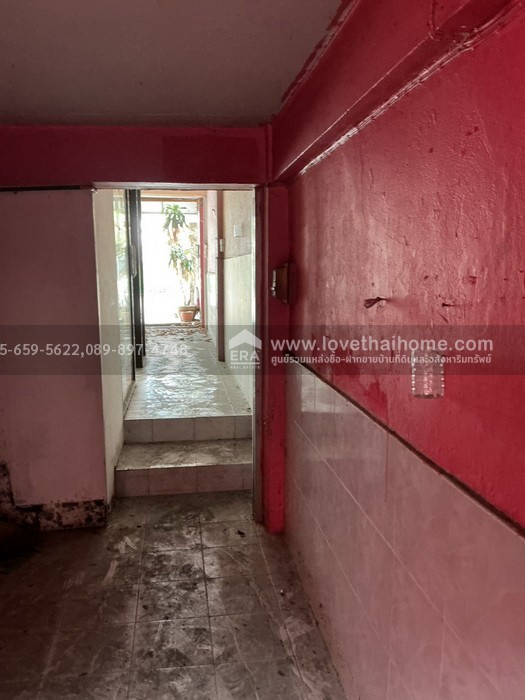 ขายตึกแถว ติดริมถนนใหญ่เอกชัย-บางบอน บางขุนเทียน ทำเลเยี่ยม พื้นที่ 21 ตร.วา ใกล้ห้างบิ๊กซีบางบอน ขายถูกมากๆ ราคานี้หาไม่ได้แล้วในย่านนี้ รีบตัดสินใจเป็นเจ้าของด่วน