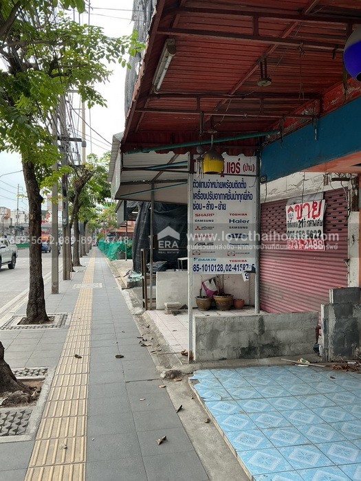 ขายตึกแถว ติดริมถนนใหญ่เอกชัย-บางบอน บางขุนเทียน ทำเลเยี่ยม พื้นที่ 21 ตร.วา ใกล้ห้างบิ๊กซีบางบอน ขายถูกมากๆ ราคานี้หาไม่ได้แล้วในย่านนี้ รีบตัดสินใจเป็นเจ้าของด่วน
