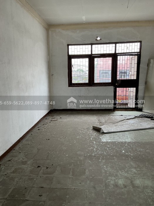 ขายตึกแถว ติดริมถนนใหญ่เอกชัย-บางบอน บางขุนเทียน ทำเลเยี่ยม พื้นที่ 21 ตร.วา ใกล้ห้างบิ๊กซีบางบอน ขายถูกมากๆ ราคานี้หาไม่ได้แล้วในย่านนี้ รีบตัดสินใจเป็นเจ้าของด่วน